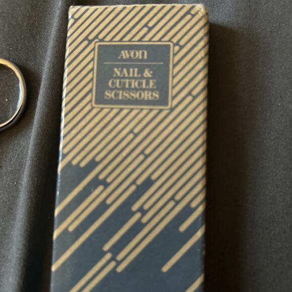 Avon Vintage 1989 Nail & Cuticle Scissors 3 Inch Boxed Manicure Pedicure - Picture 2 of 6